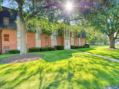 216 Moore Rd #2S Avon Lake, OH 44012