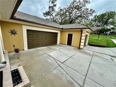 328 N Winnebago Dr Lake Winnebago, MO 64034