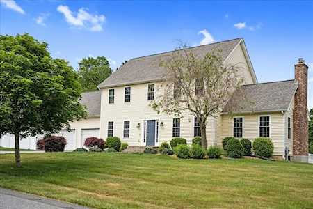 2 Harding Ln Sturbridge, MA 01518