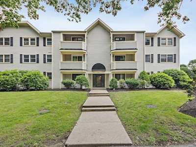 1210 Vfw Pkwy #8 Boston, MA 02132