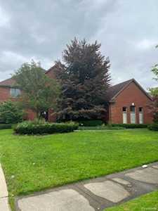 14523 Bournemuth Dr Shelby Twp, MI 48315