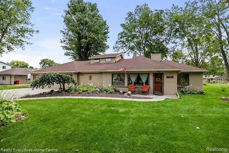 36134 Paddock Dr Clinton Township, MI 48035