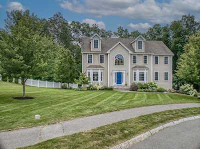 12 Littles Hill Ln Georgetown, MA 01833