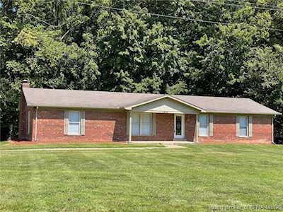 1916 Beechlawn Dr Clarksville, IN 47129