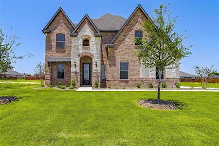 833 Deleon Drive Midlothian, TX 76065
