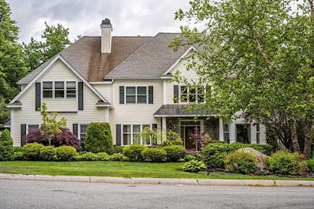9 Park Grove Ln Shrewsbury, MA 01545