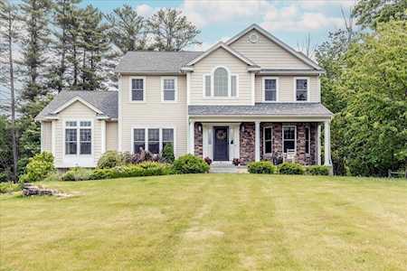 5 Rolling Meadows Ln Haverhill, MA 01832