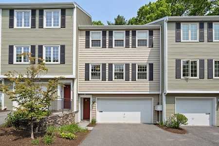 64 Linden Street #64 Wellesley, MA 02482