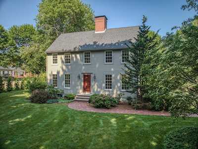 11 Ruben Duren Way Bedford, MA 01730