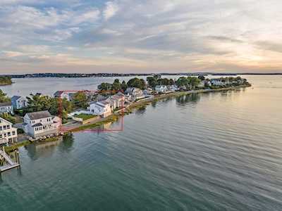 212 Nantasket Rd Hull, MA 02045