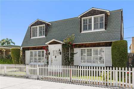 27 The Colonnade Long Beach, CA 90803