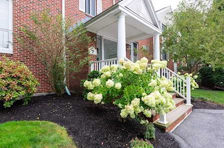 7 Birchwood Pointe #202 Amesbury, MA 01913