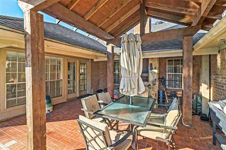 2006 Chantilly Court Arlington, TX 76015