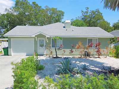 2951 Bay View Dr Safety Harbor, FL 34695
