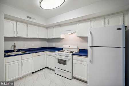 114 Monroe St #102 Rockville, MD 20850