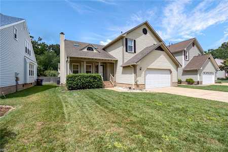 824 Hardwood Dr Chesapeake, VA 23320