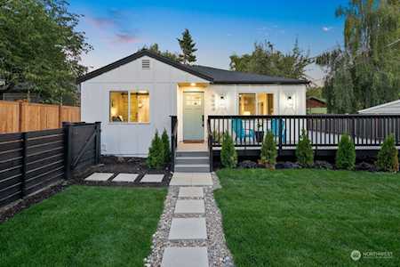 9046 1st Ave NW Seattle, WA 98117