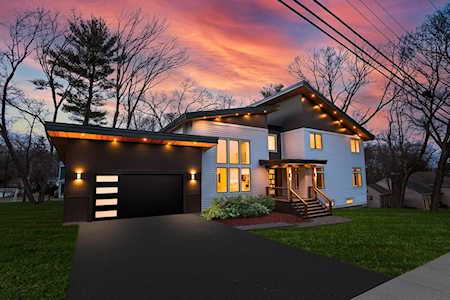 31 Lantern Lane Arlington, MA 02474