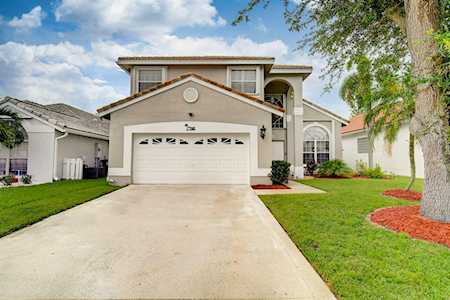7585 Thornlee Drive Lake Worth, FL 33467