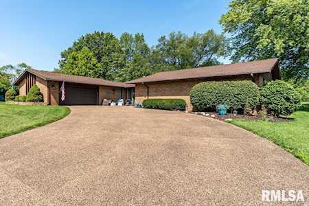 14 Cypress Point Pekin, IL 61554