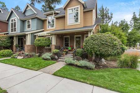 2526 NW Crossing Dr Bend, OR 97703