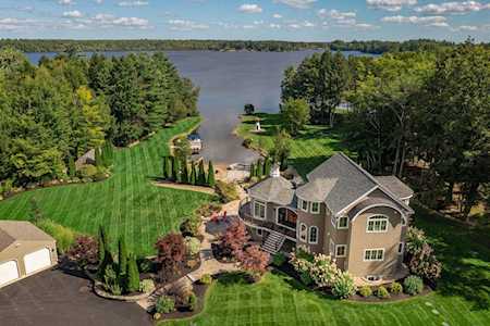 337 Camelot Shore Dr Farmington, NH 03835