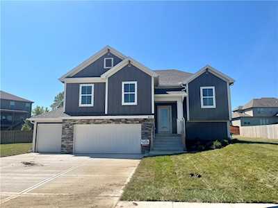 811 NW 94th Terrace Kansas City, MO 64155
