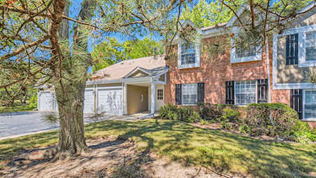 10 Waterbury Ln #M2 Schaumburg, IL 60193