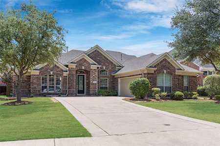 9702 Garrett Drive Rowlett, TX 75089