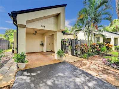 248 Fairway Cir Weston, FL 33326
