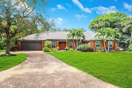 6 Emarita Way Sewalls Point, FL 34996