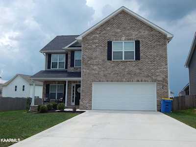 3077 Farmhouse Dr Maryville, TN 37803