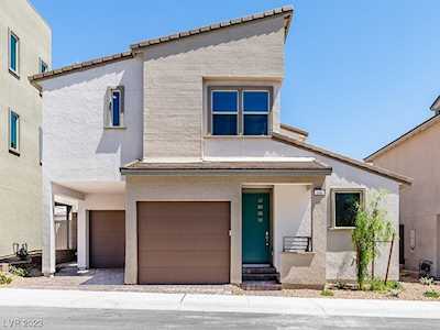 660 Solar Citrine St Las Vegas, NV 89138