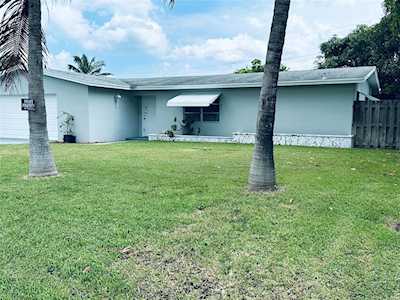 2110 NE 1st St Boynton Beach, FL 33435