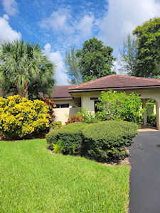 8553 Casa Del Lago #B Boca Raton, FL 33433
