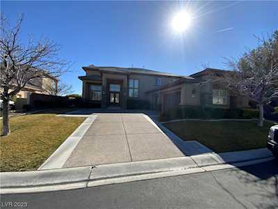 9805 Queen Charlotte Dr Las Vegas, NV 89145