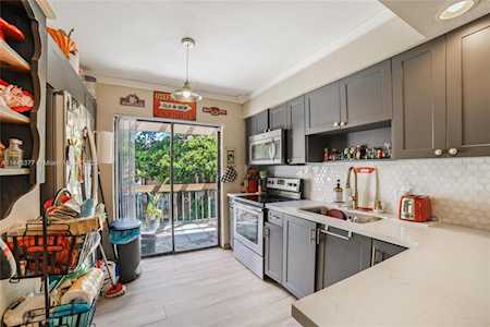 198 Wimbledon Lake Dr #198 Plantation, FL 33324