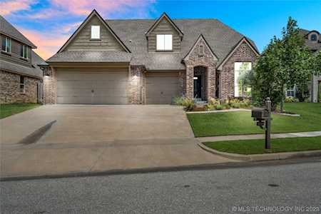 2013 W S 109th Place Jenks, OK 74037