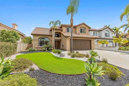 1691 Mountain Pass Cir Vista, CA 92081