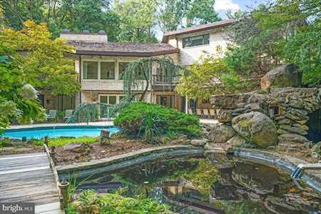 1327 Windy Hill Rd Mclean, VA 22102