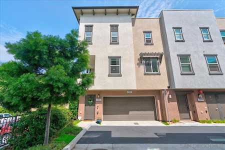 2402 Verano Way Vista, CA 92081