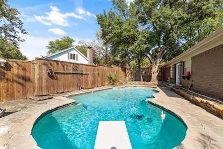 2736 Scenic Hills Drive Bedford, TX 76021