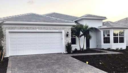 9781 Royal Shores Dr Englewood, FL 34223