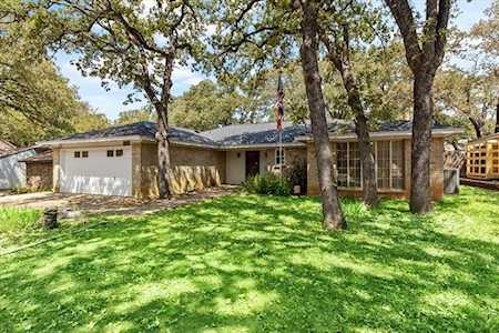 2111 Dartmouth Drive Arlington, TX 76015