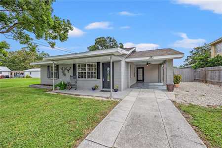 1207 13th St W Palmetto, FL 34221