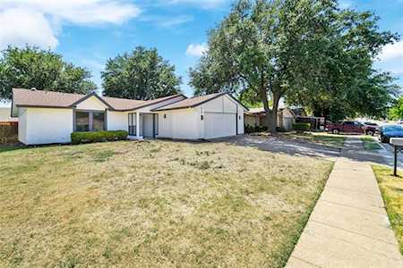 810 E Timberview Lane Arlington, TX 76014