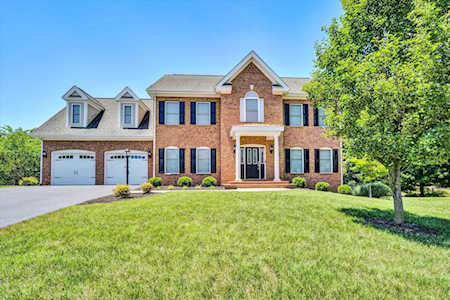 6119 Wisteria Place Roanoke, VA 24012