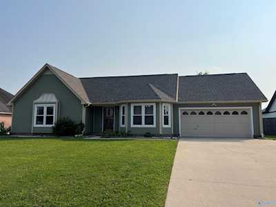 1731 SW Nottingham Drive Decatur, AL 35603