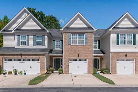 22 Frazier Ct Hampton, VA 23666