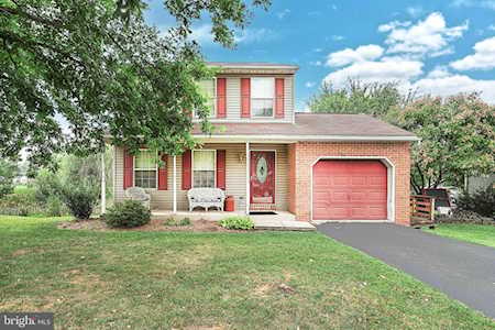 121 Abbotts Dr Abbottstown, PA 17301